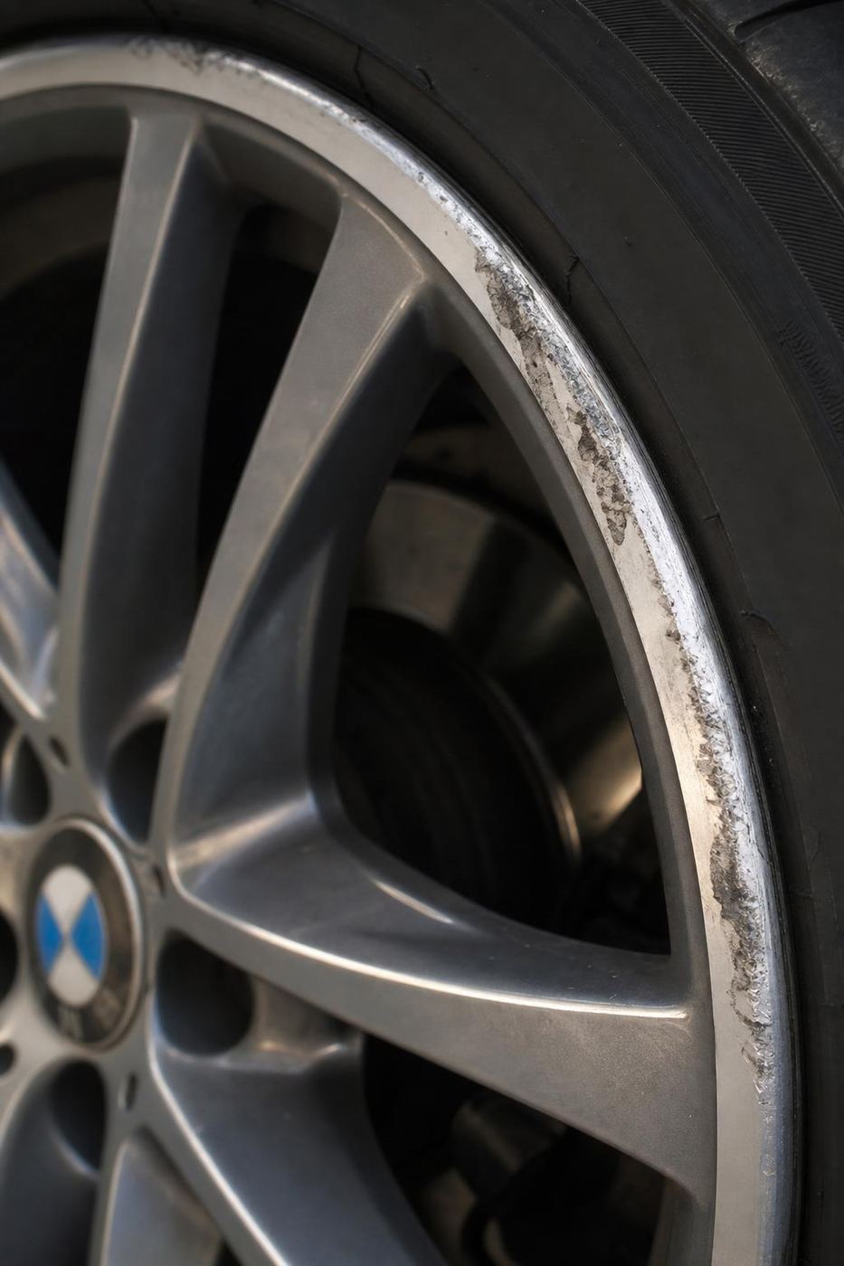 Diamond cut alloy, before repair